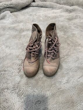 Sorel Pink-Taupe Lace-Up Women's Boots